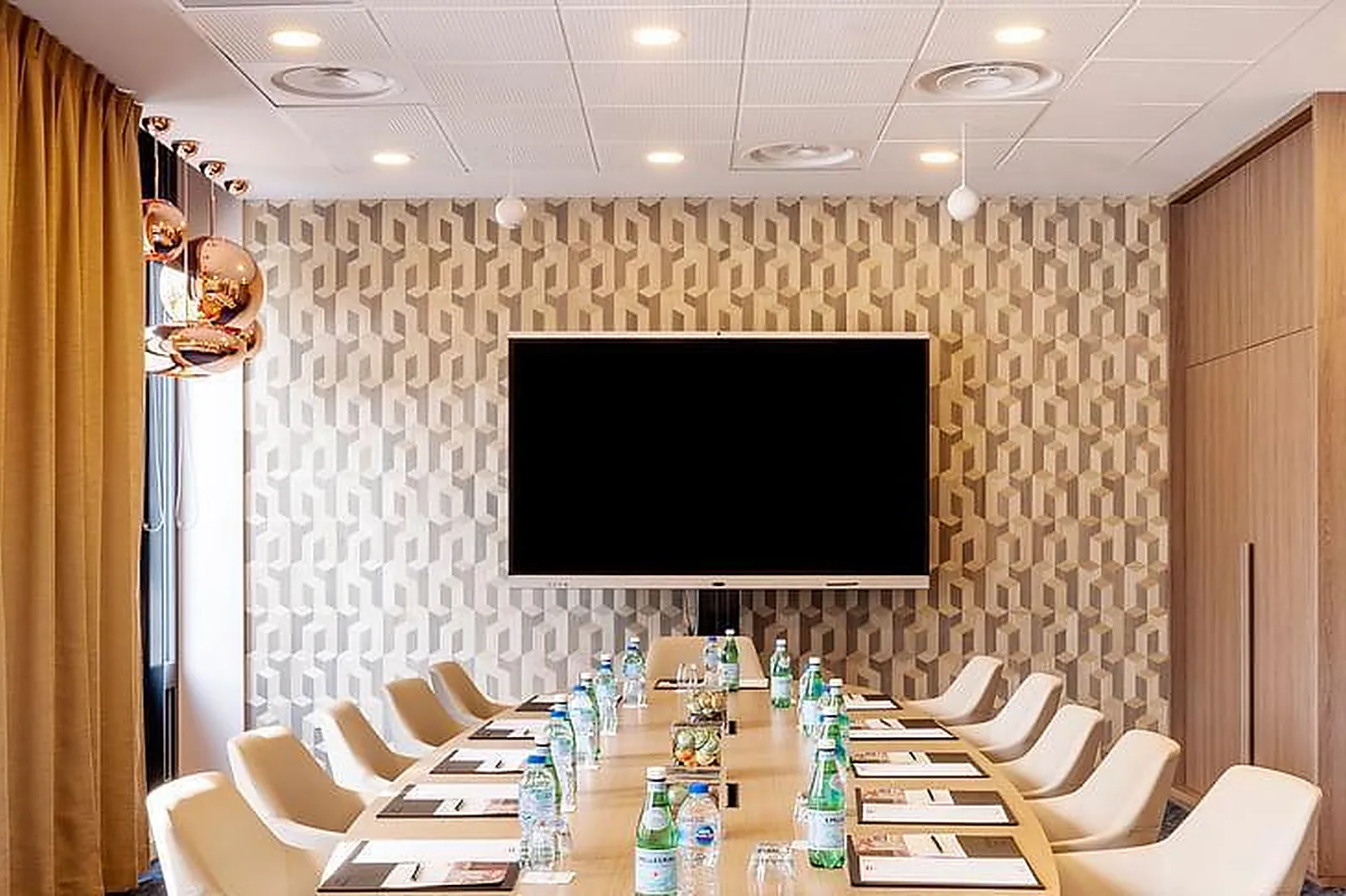 Lieux événementiels, RESIDHOME PARIS CLAMART ***