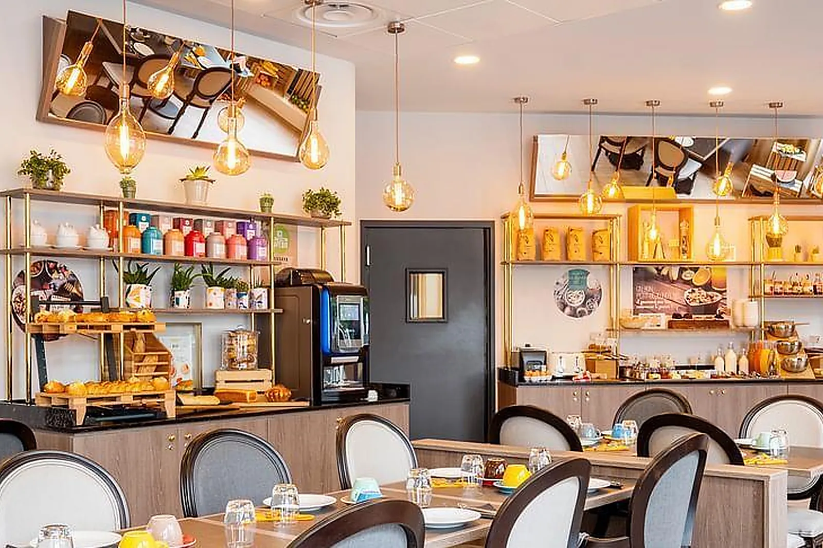 Lieux événementiels, RESIDHOME PARIS CLAMART ***