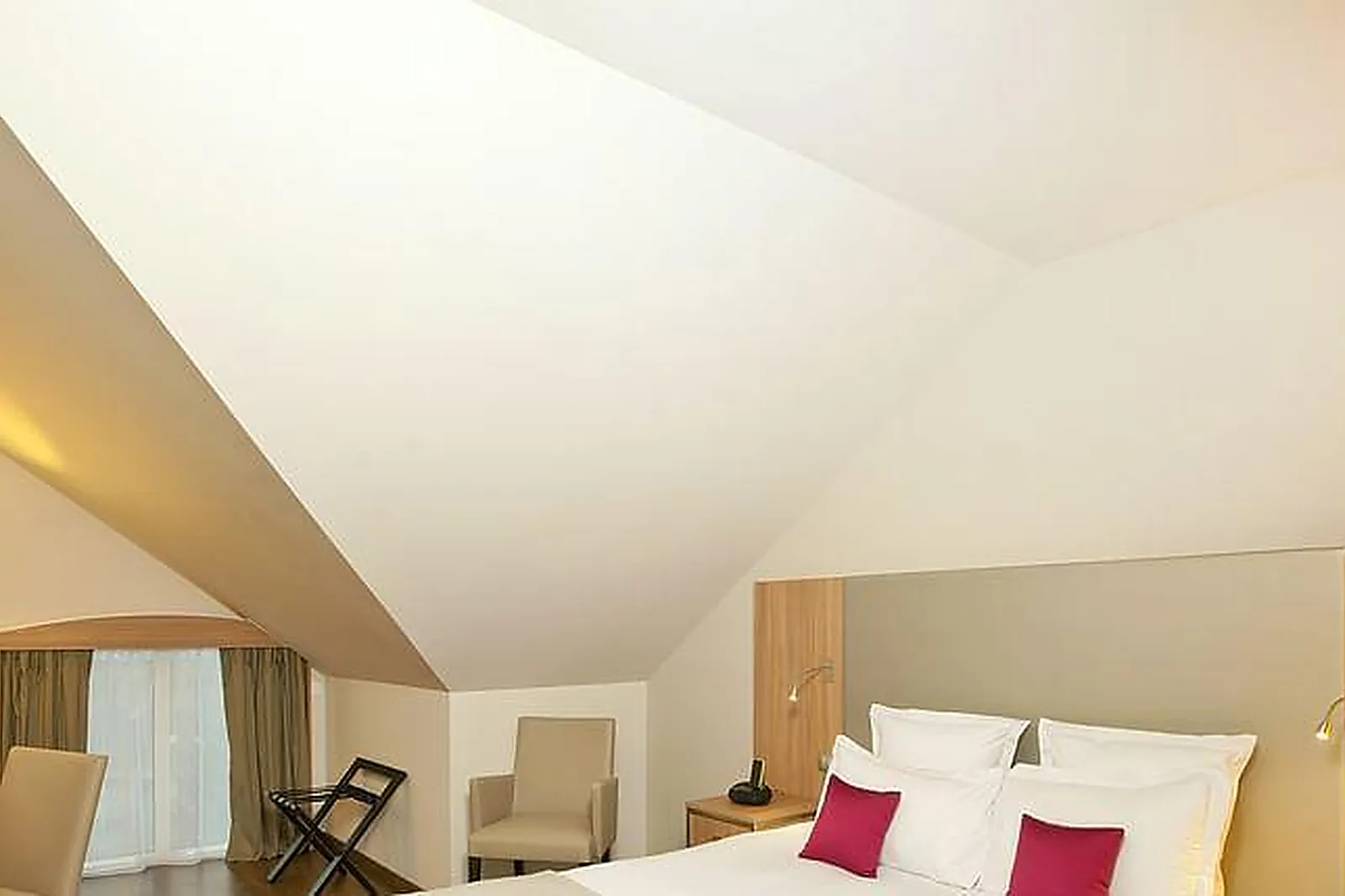 Lieux événementiels, RESIDHOME ROISSY PARK ****