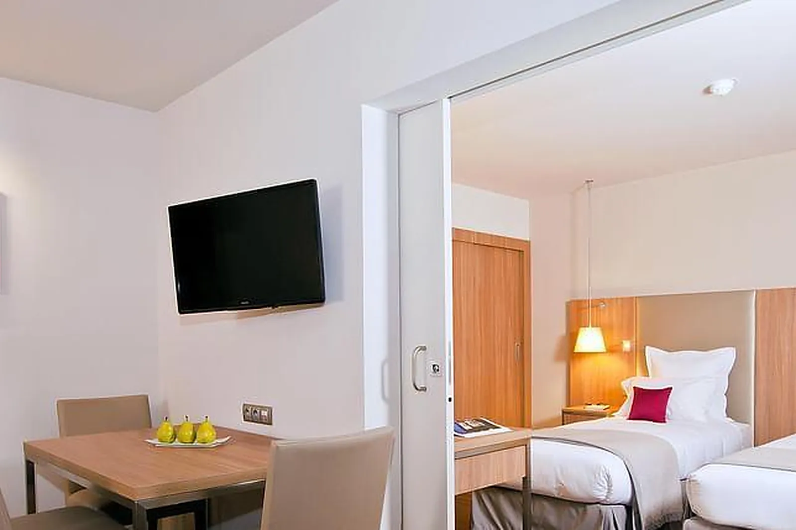 Lieux événementiels, RESIDHOME ROISSY PARK ****