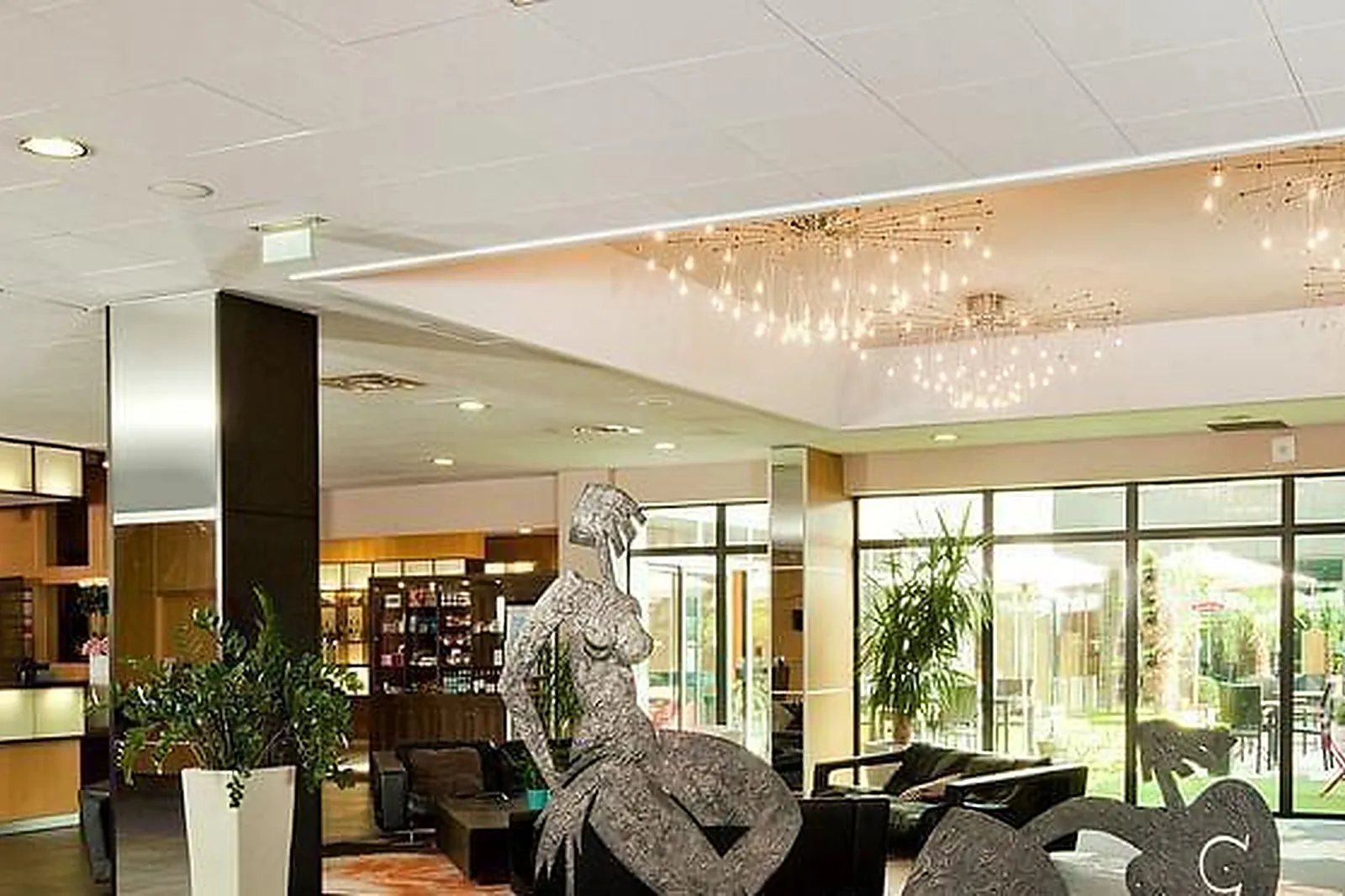 Lieux événementiels, RESIDHOME SUITES PARIS SENART ****