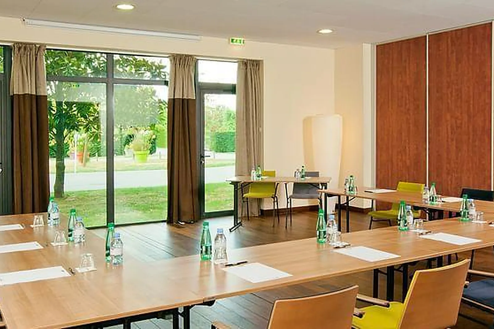 Lieux événementiels, RESIDHOME SUITES PARIS SENART ****