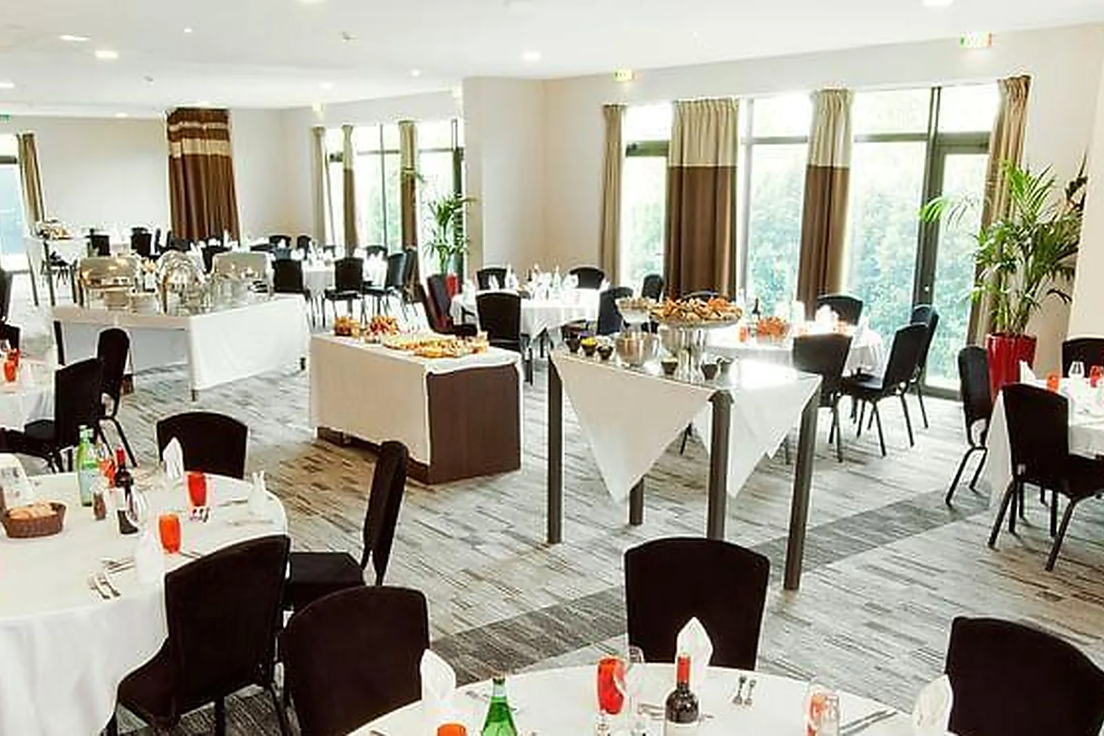 Lieux événementiels, RESIDHOME SUITES PARIS SENART ****