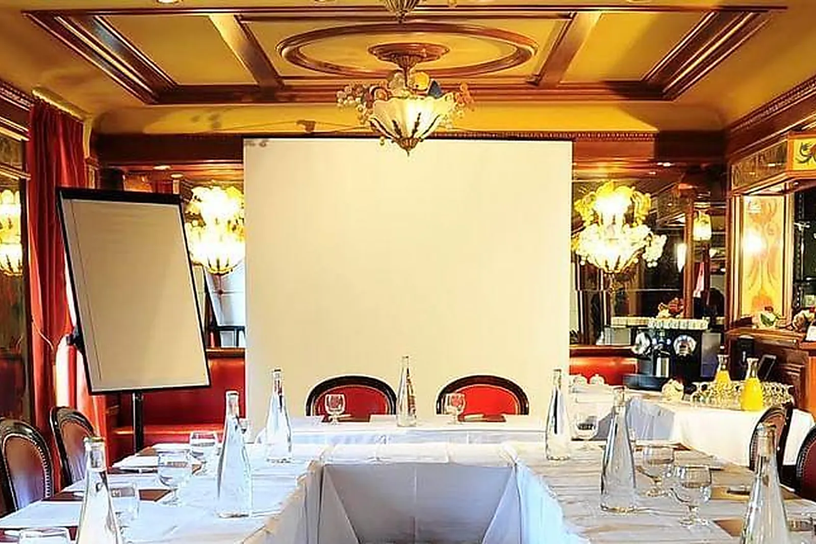 Lieux événementiels, RESTAURANT AU PIED DE COCHON