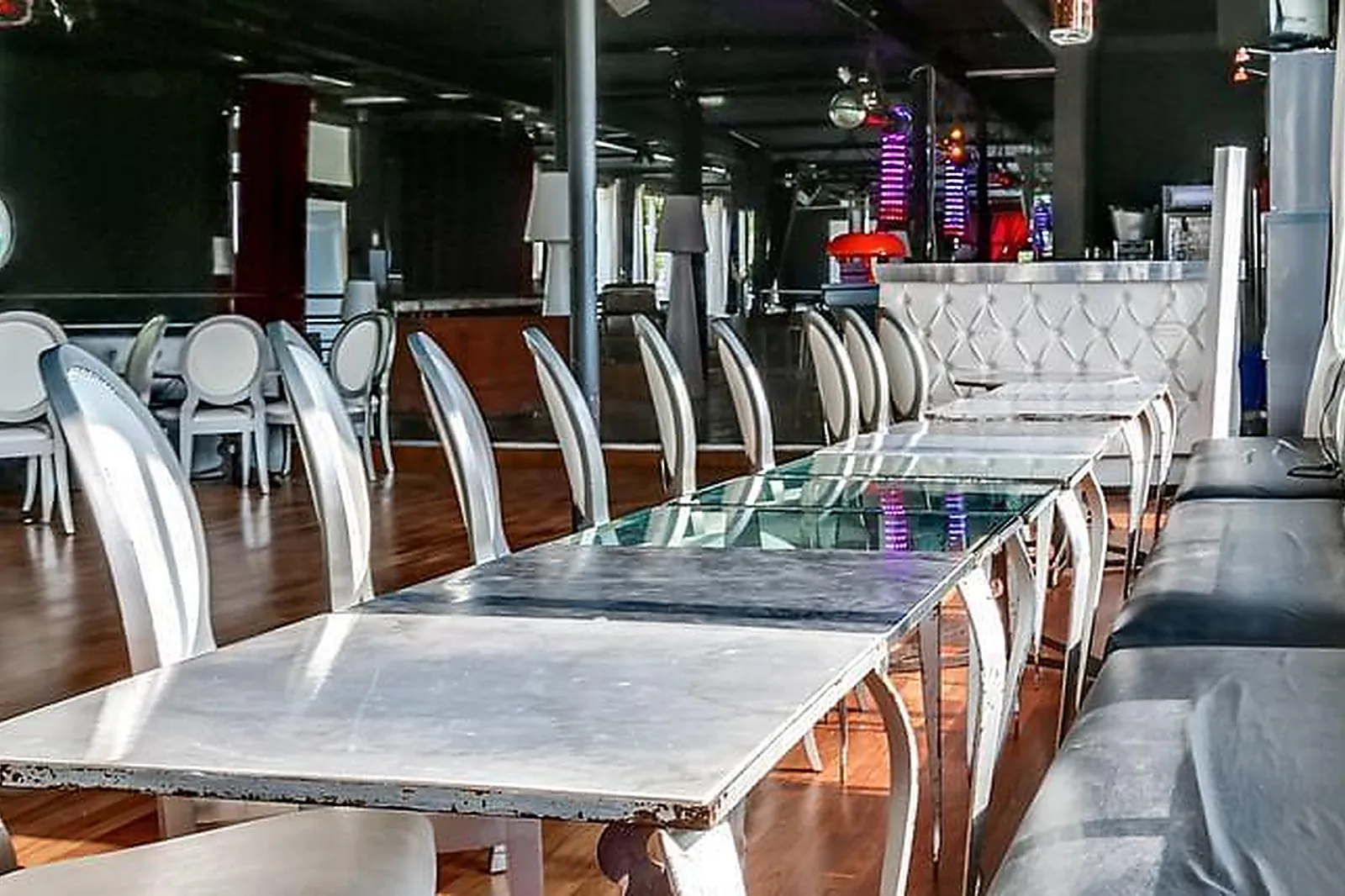 Lieux événementiels, RESTAURANT LE CAFÉ BARGE