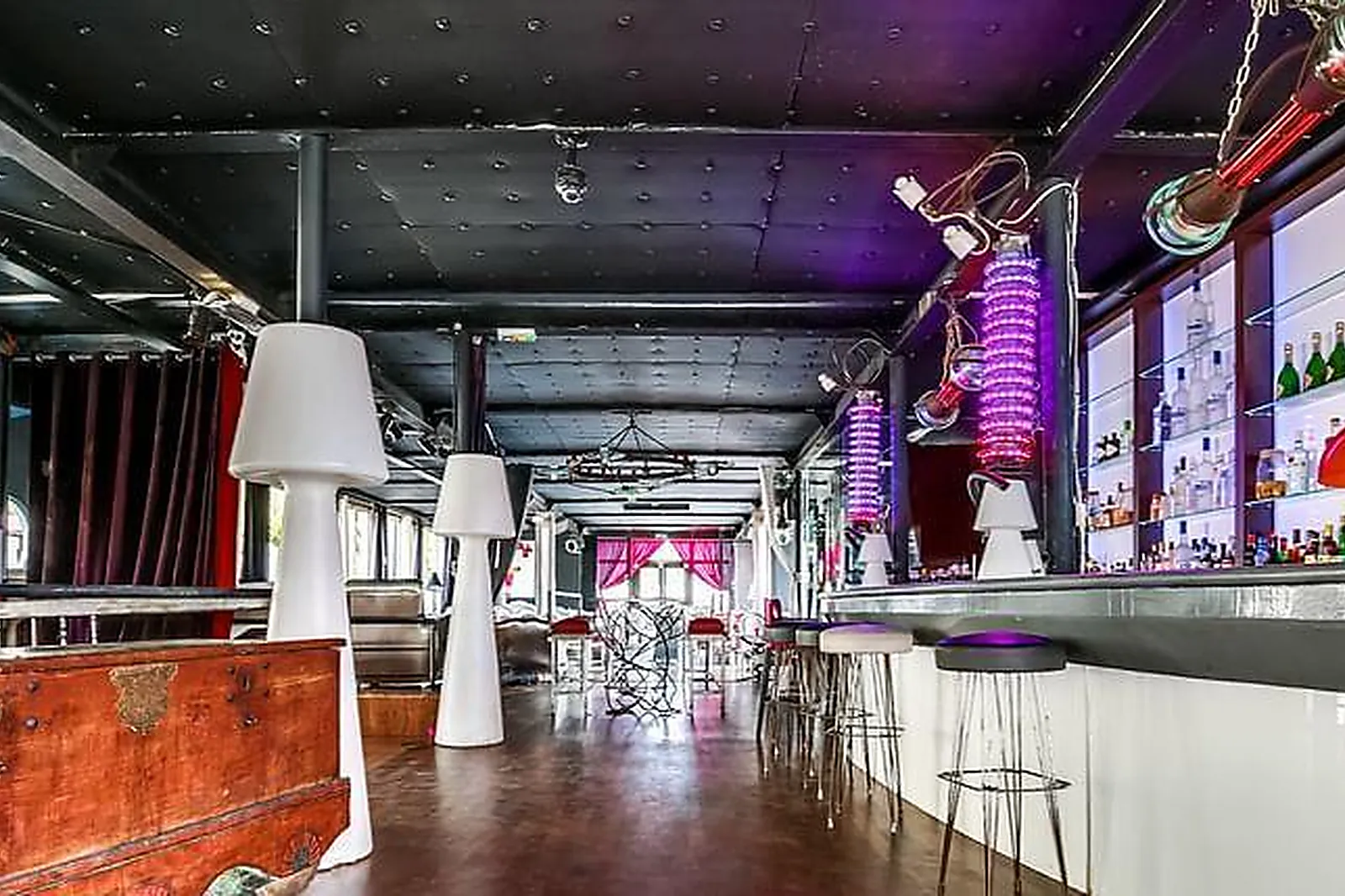 Lieux événementiels, RESTAURANT LE CAFÉ BARGE