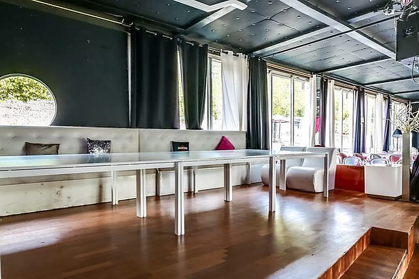 Lieux événementiels, RESTAURANT LE CAFÉ BARGE