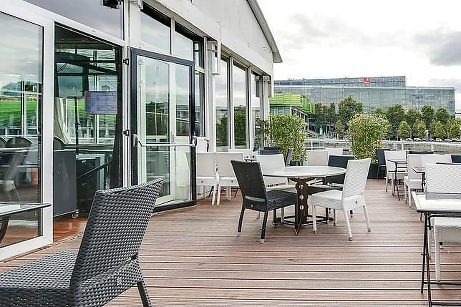 Lieux événementiels, RESTAURANT LE CAFÉ BARGE