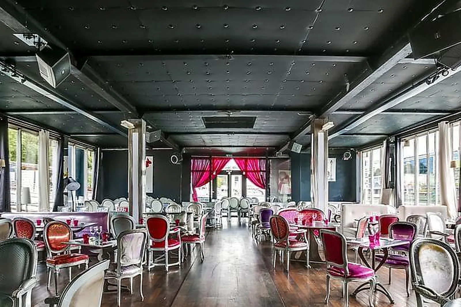 Lieux événementiels, RESTAURANT LE CAFÉ BARGE