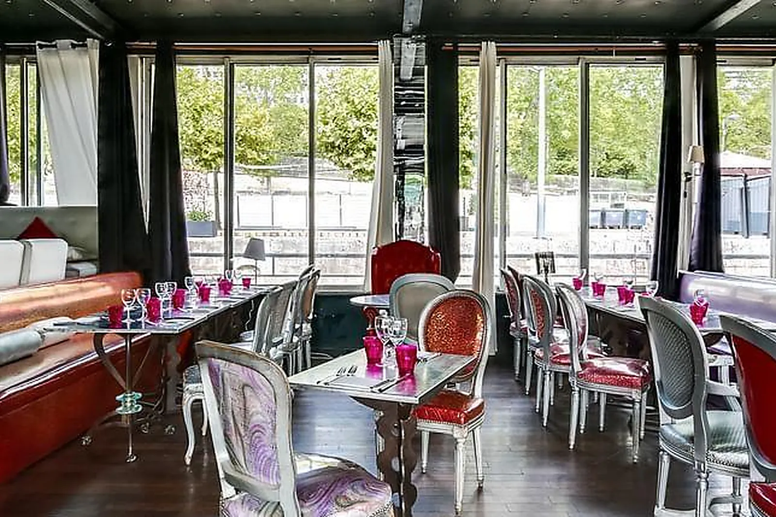 Lieux événementiels, RESTAURANT LE CAFÉ BARGE