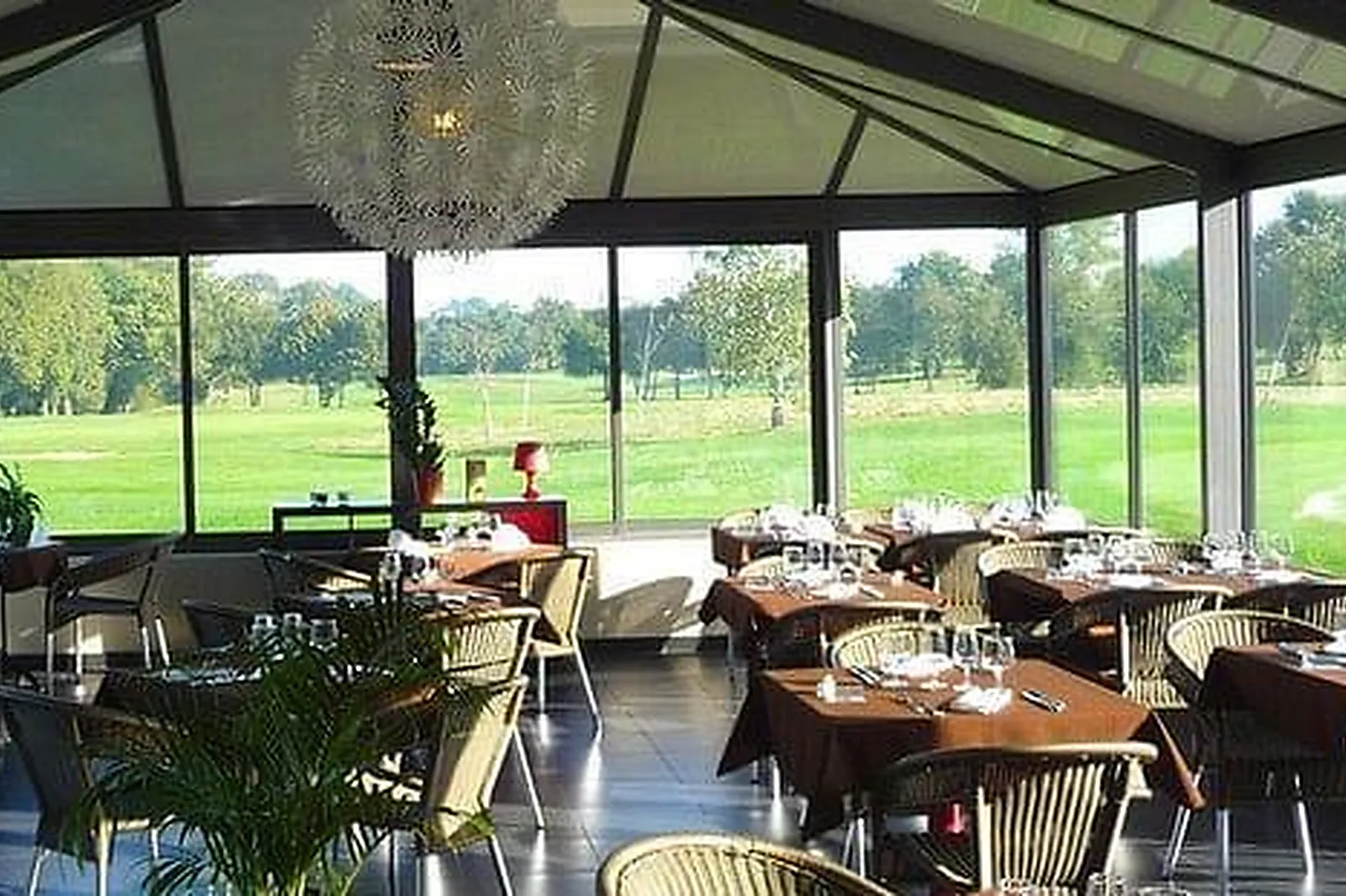 Lieux événementiels, RESTAURANT LE XIX