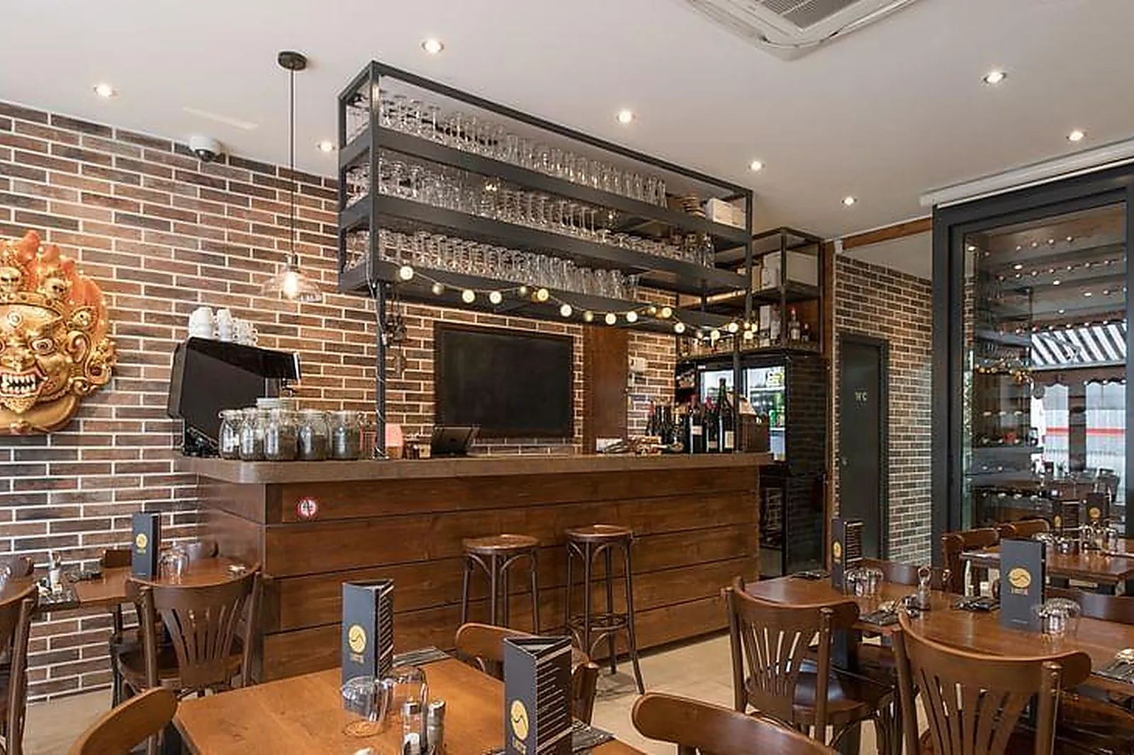 Lieux événementiels, RESTAURANT LHOTSE