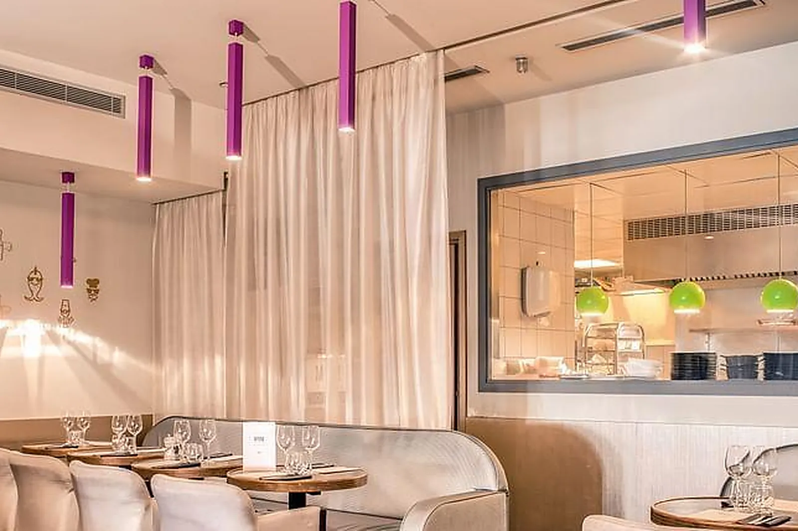 Lieux événementiels, RESTAURANT MÔM