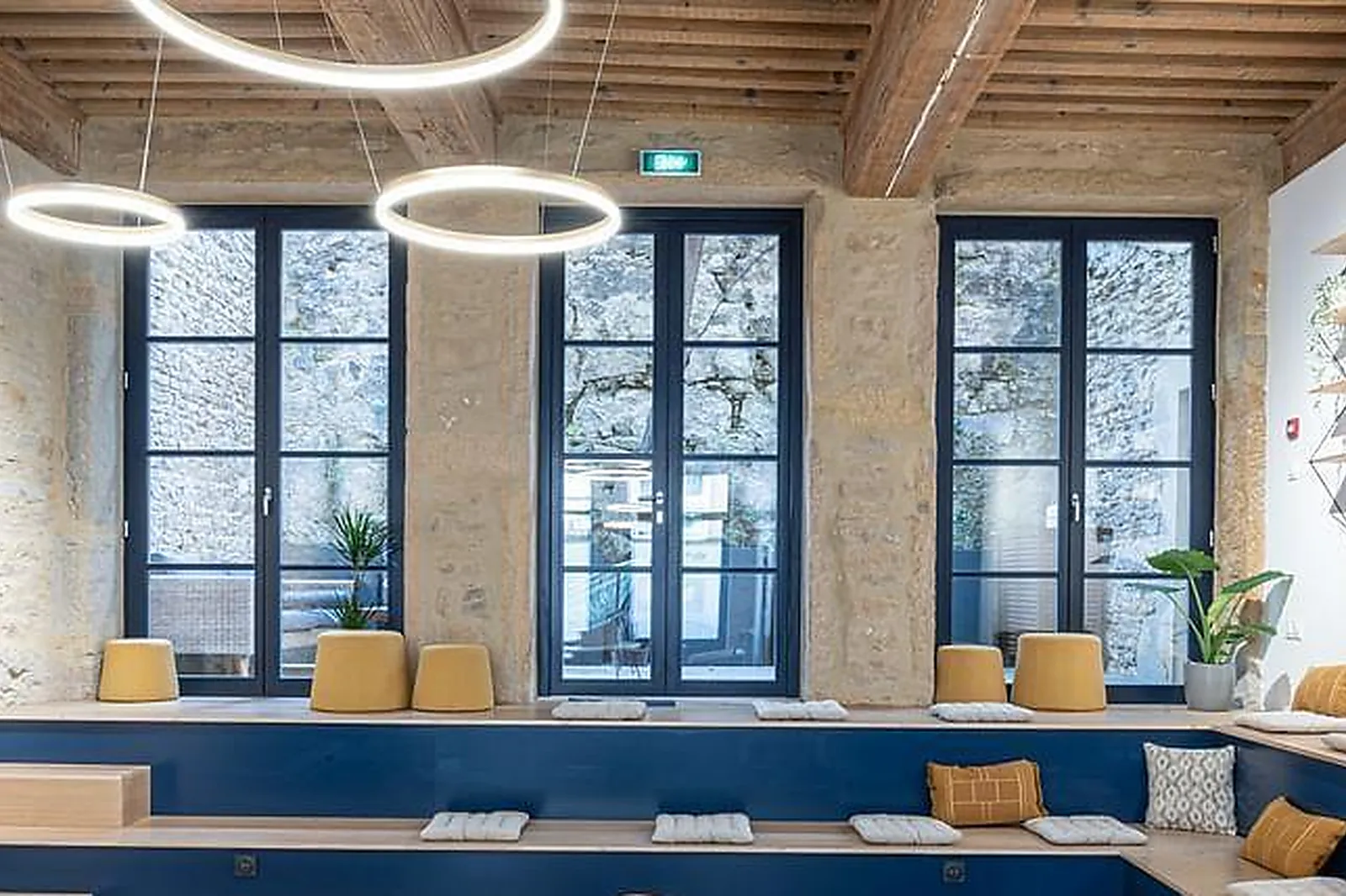 Lieux événementiels, SALLE DE RÉUNION PRIVATIVE JARDIN PUBLIC