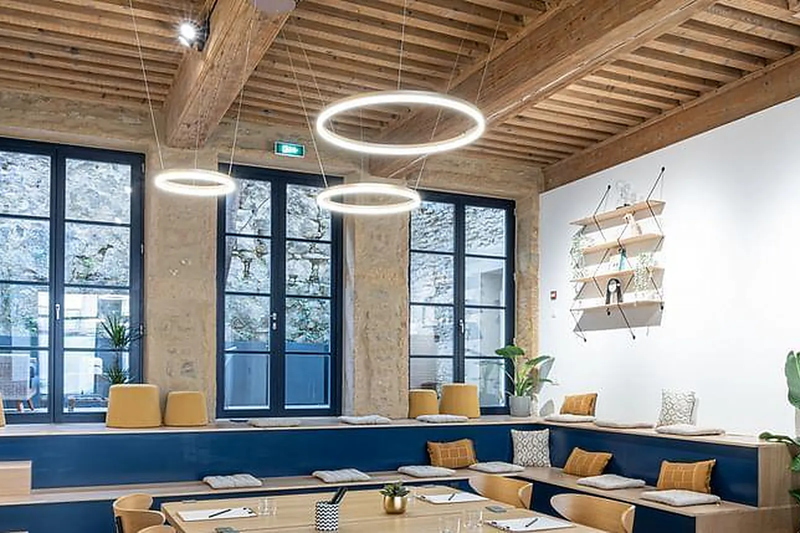 Lieux événementiels, SALLE DE RÉUNION PRIVATIVE JARDIN PUBLIC