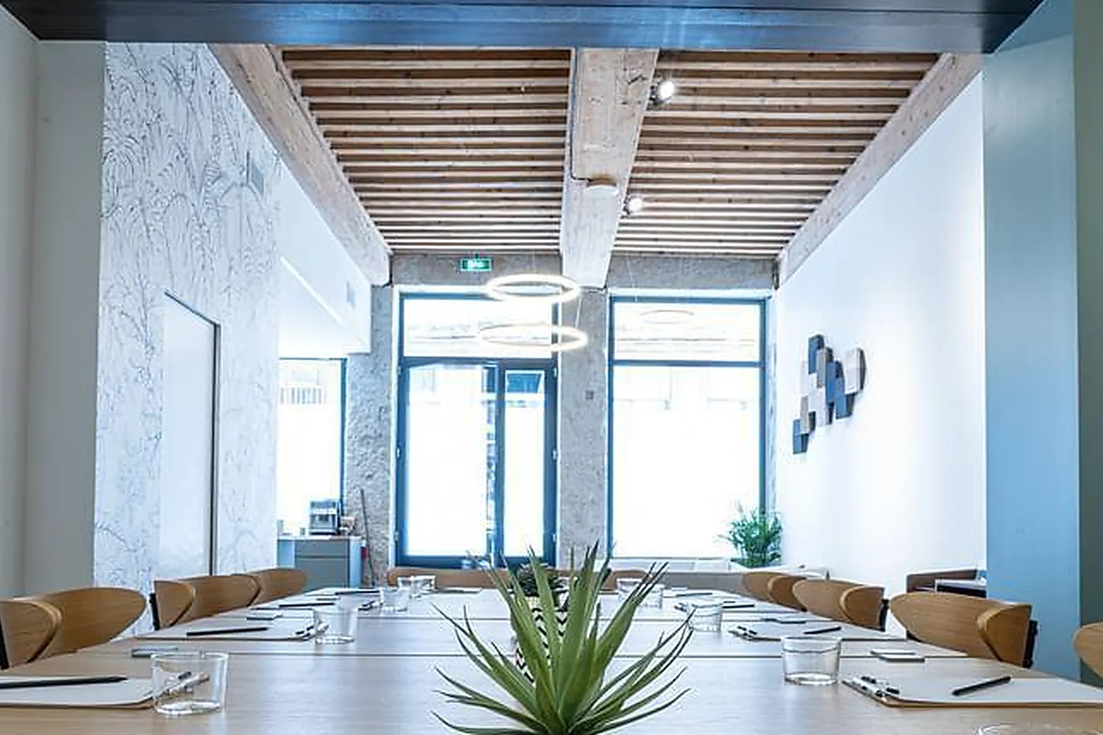 Lieux événementiels, SALLE DE RÉUNION PRIVATIVE JARDIN PUBLIC