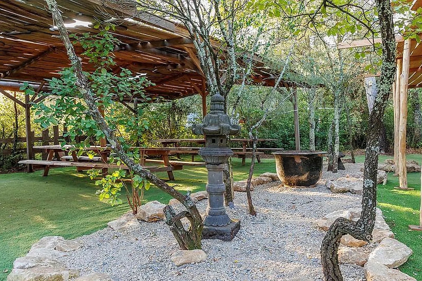 Lieux événementiels, ROC DE MASSEREAU