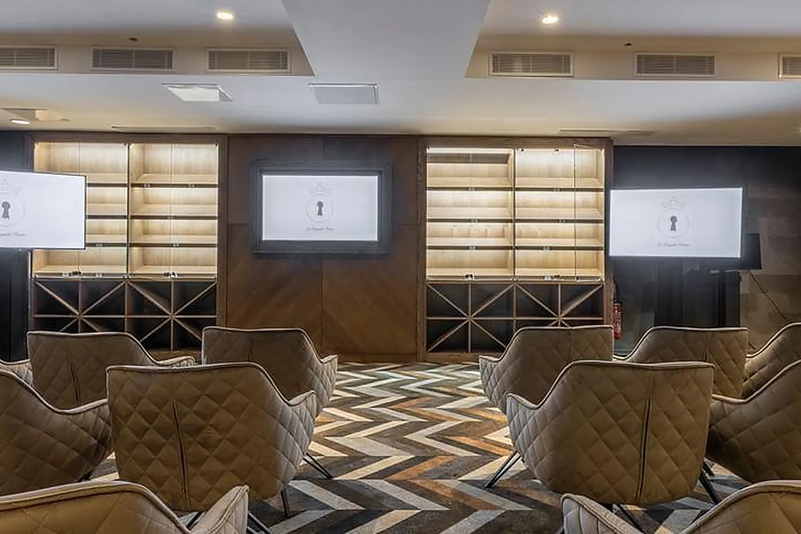 Lieux événementiels, ROYALE PARIS