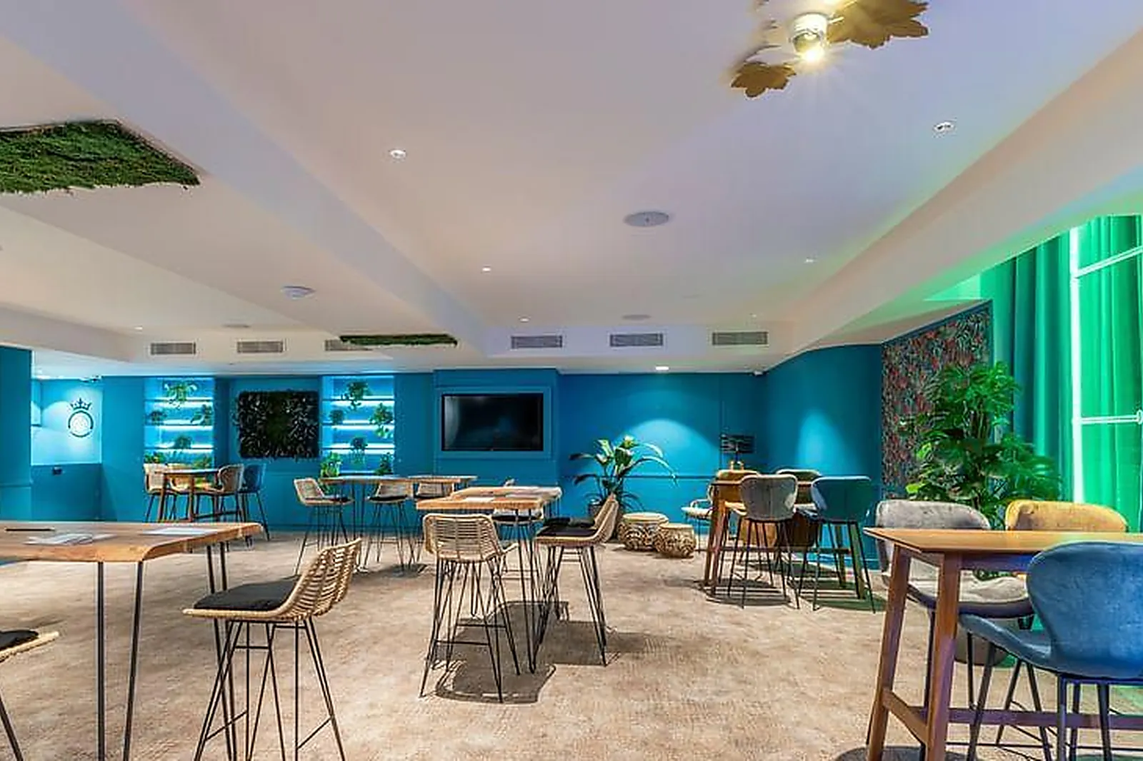 Lieux événementiels, ROYALE PARIS