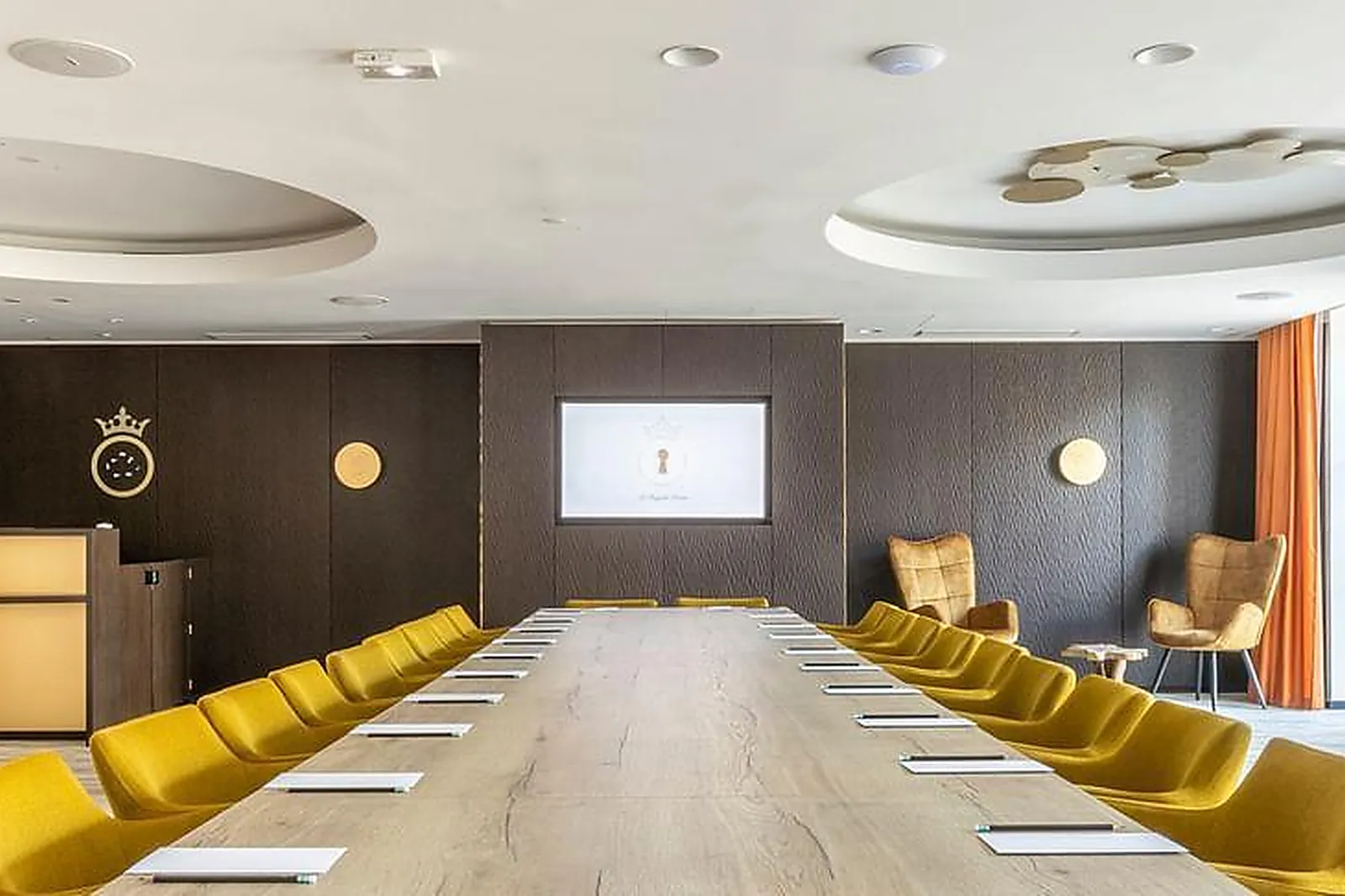 Lieux événementiels, ROYALE PARIS