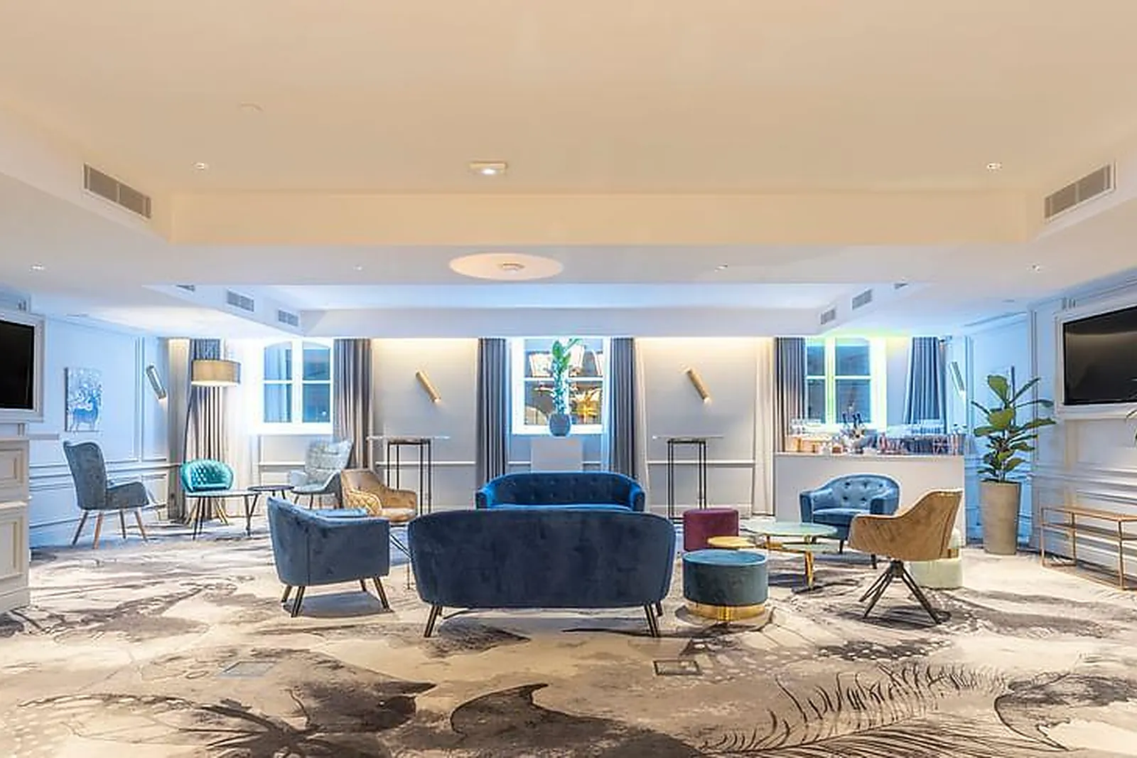 Lieux événementiels, ROYALE PARIS