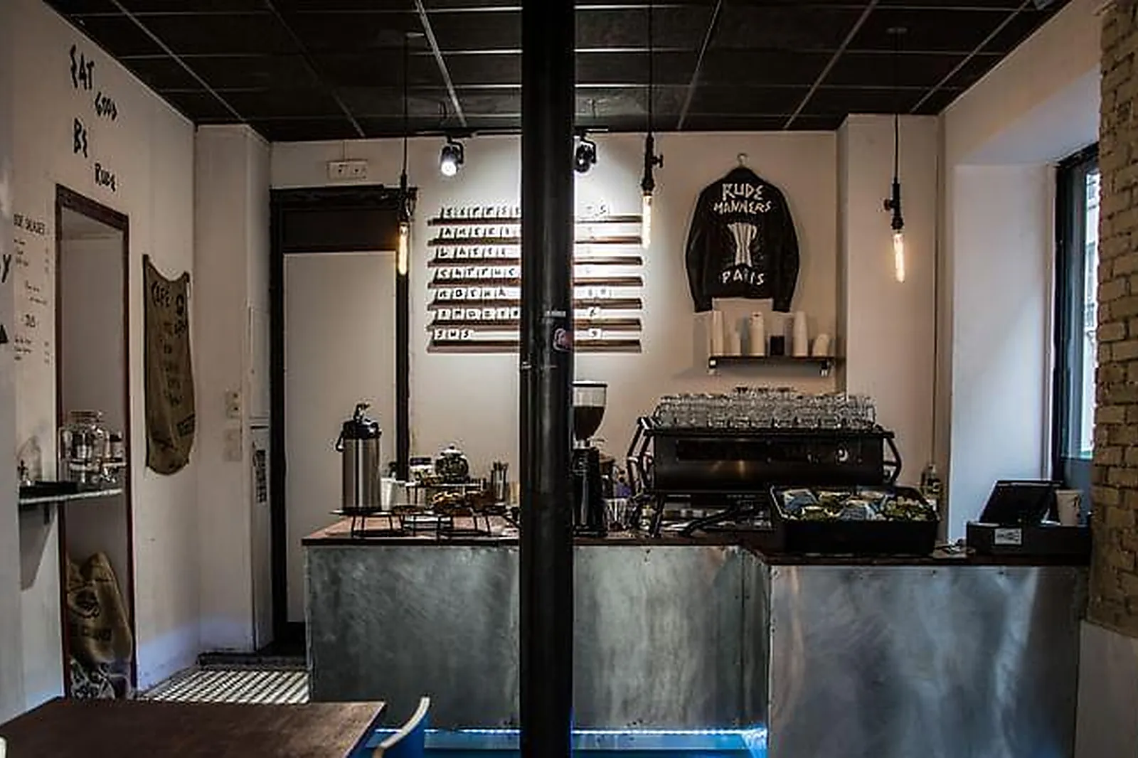 Lieux événementiels, RUDE MANNERS