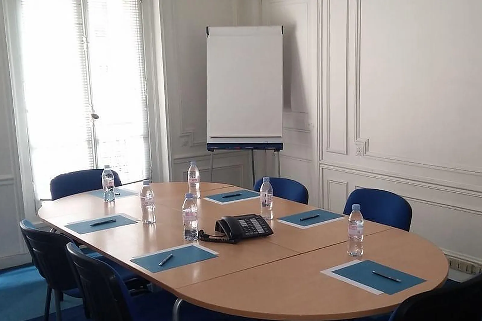 Lieux événementiels, RUE DE TÉHÉRAN PARIS