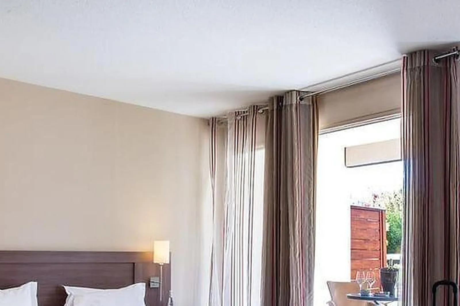 Lieux événementiels, RÉSIDENCE LA RÉSERVE****