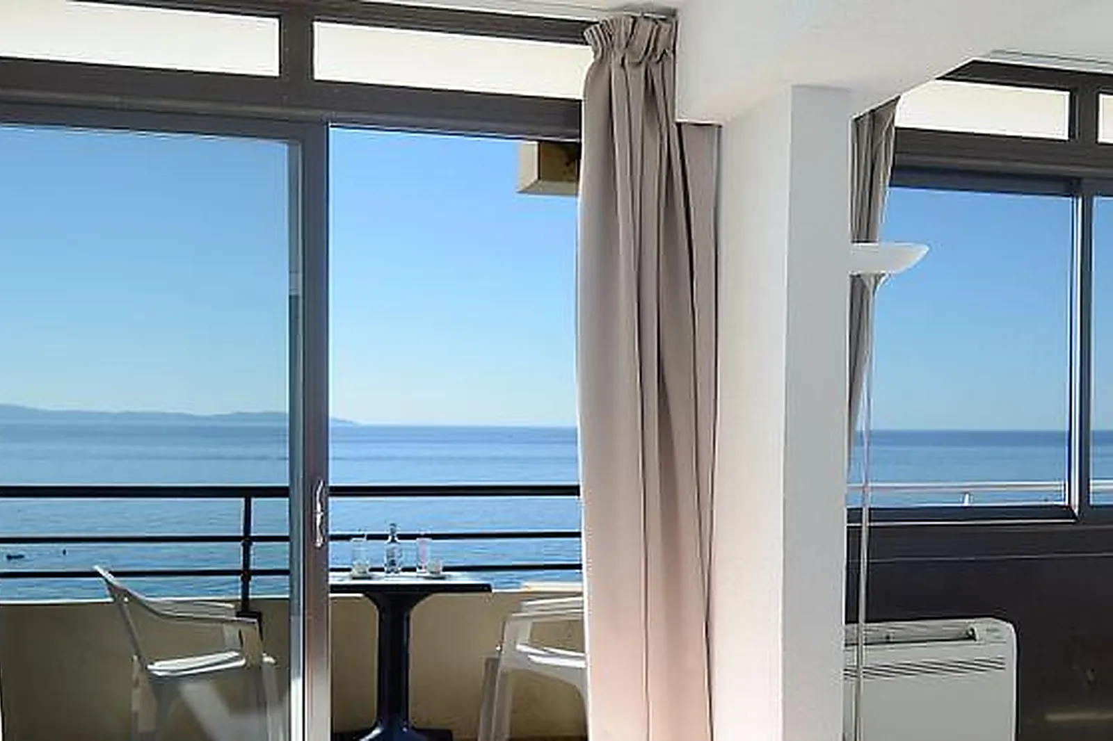 Lieux événementiels, RÉSIDENCE LES CALANQUES