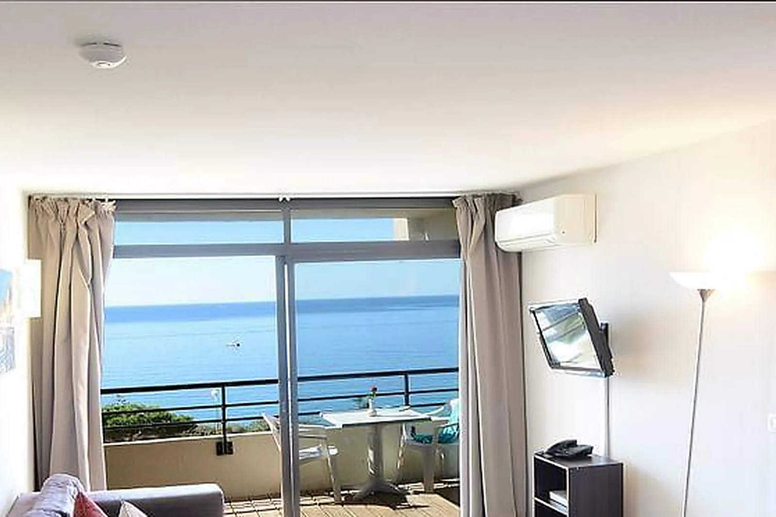 Lieux événementiels, RÉSIDENCE LES CALANQUES