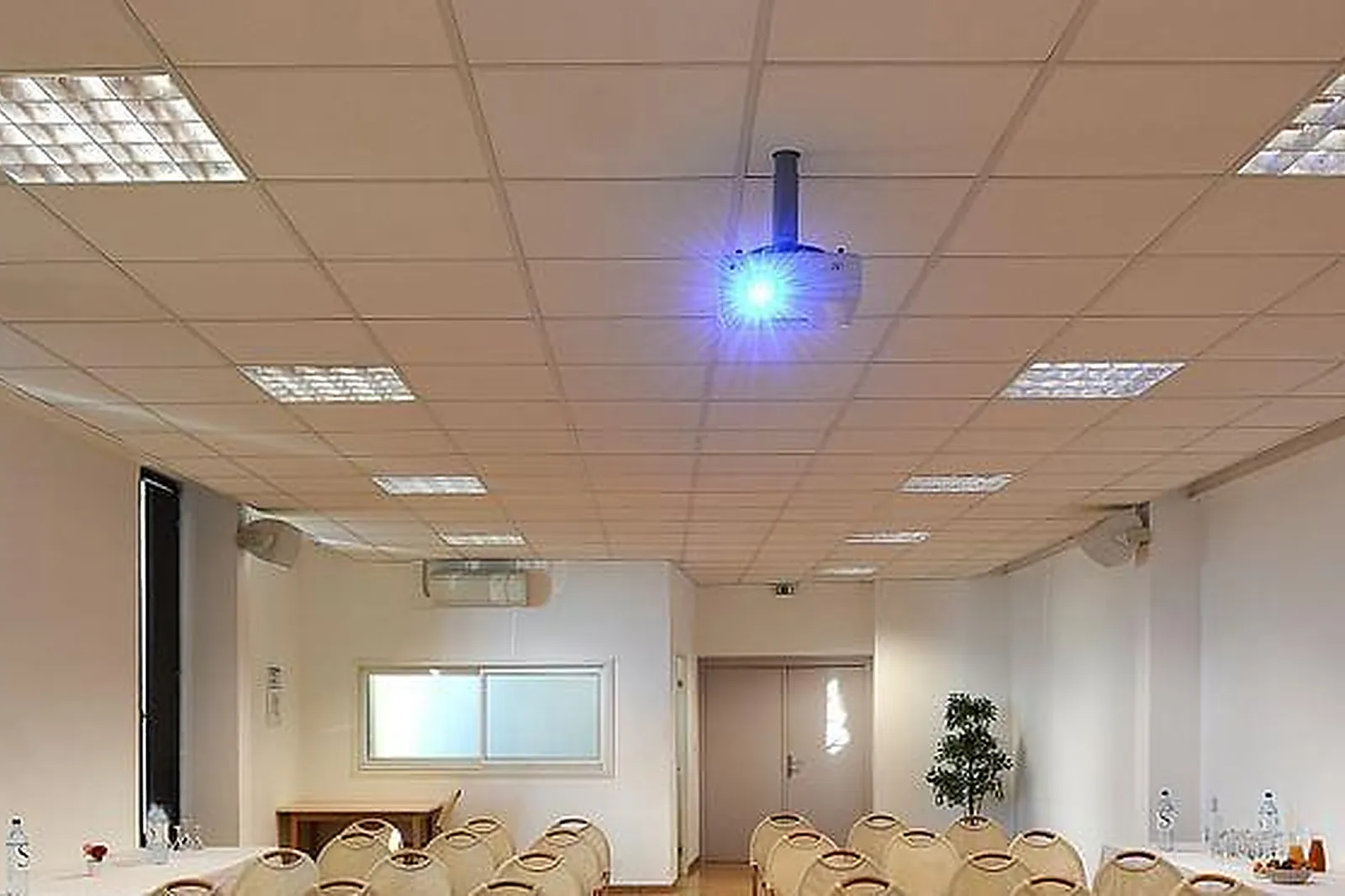 Lieux événementiels, RÉSIDENCE LES CALANQUES