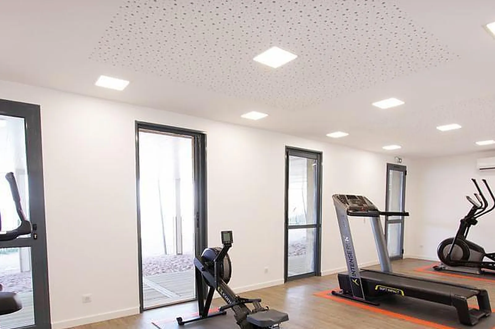 Lieux événementiels, RÉSIDENCE PAESE DI LAVA***