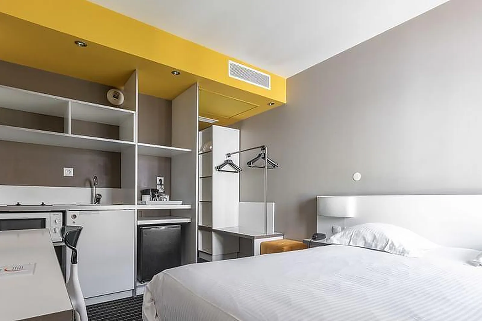 Lieux événementiels, RÉSIDENCE ÔTELIA AFFAIRES & BIEN-ÊTRE LYON ***