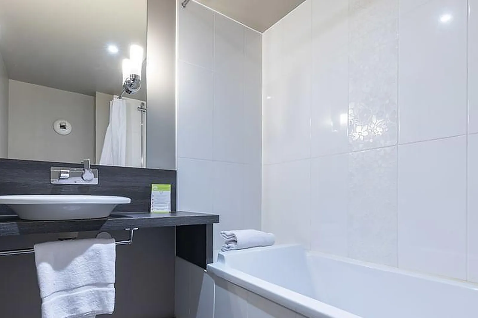 Lieux événementiels, RÉSIDENCE ÔTELIA AFFAIRES & BIEN-ÊTRE LYON ***