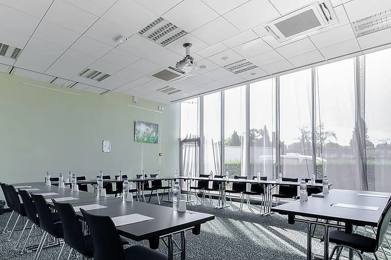 Lieux événementiels, RÉSIDENCE ÔTELIA AFFAIRES & BIEN-ÊTRE LYON ***