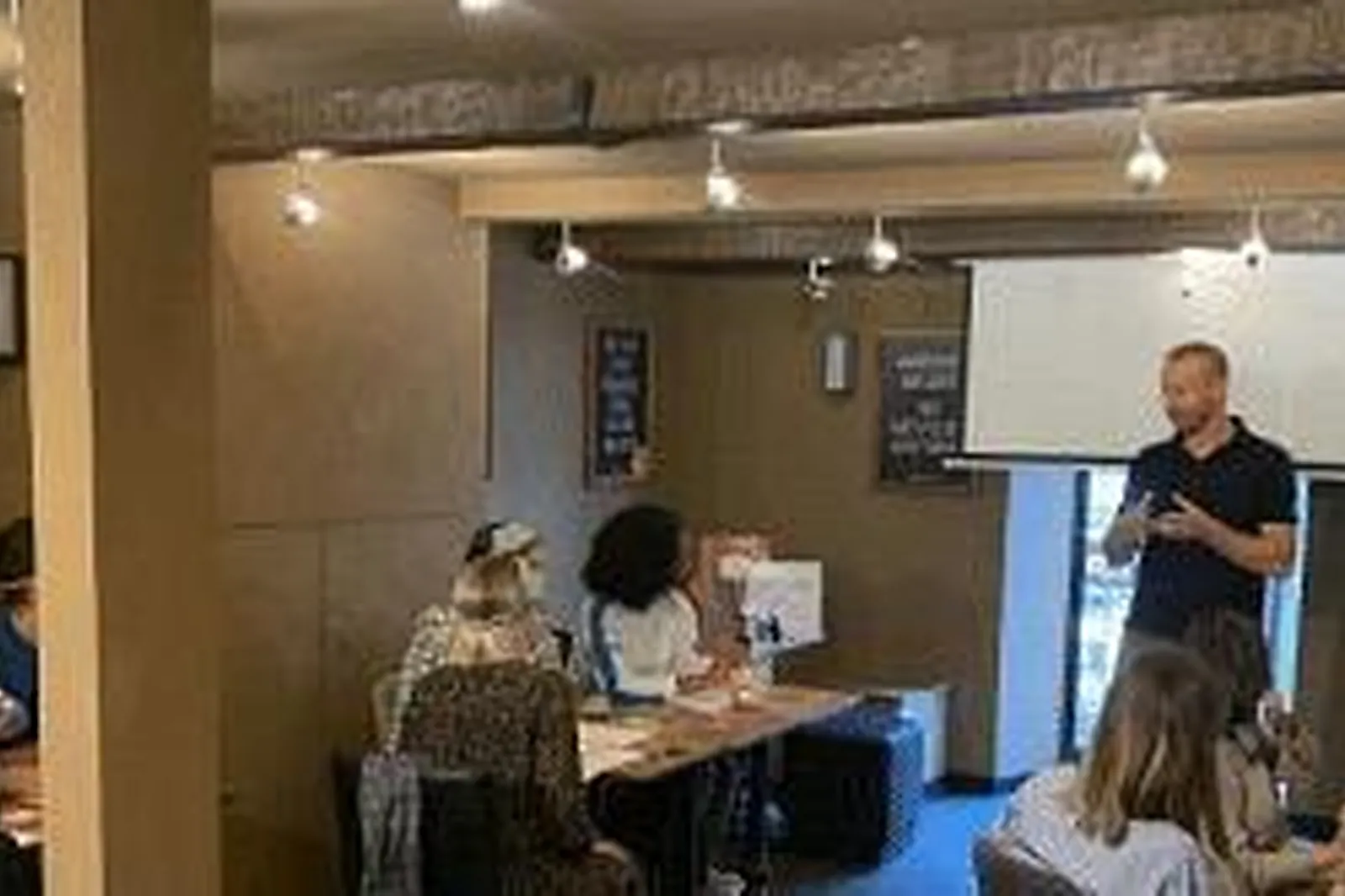 Lieux événementiels, GALERIE VOLTAIRE -VIIE