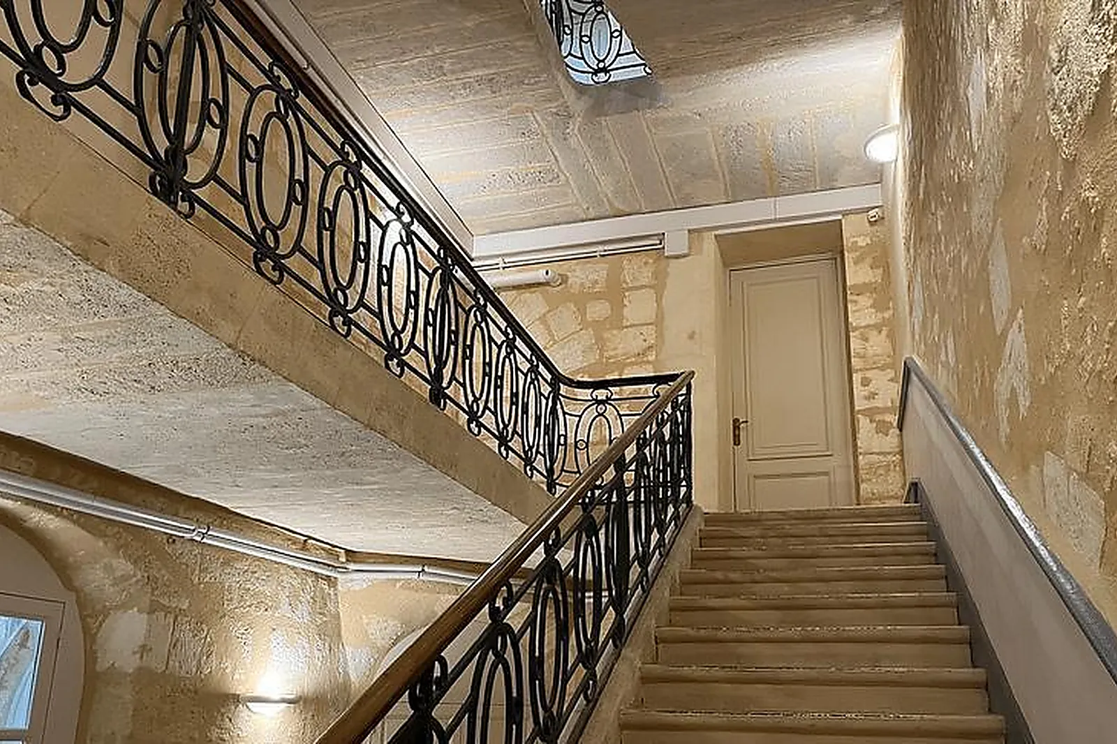 Lieux événementiels, SALLE CHAPEAU ROUGE