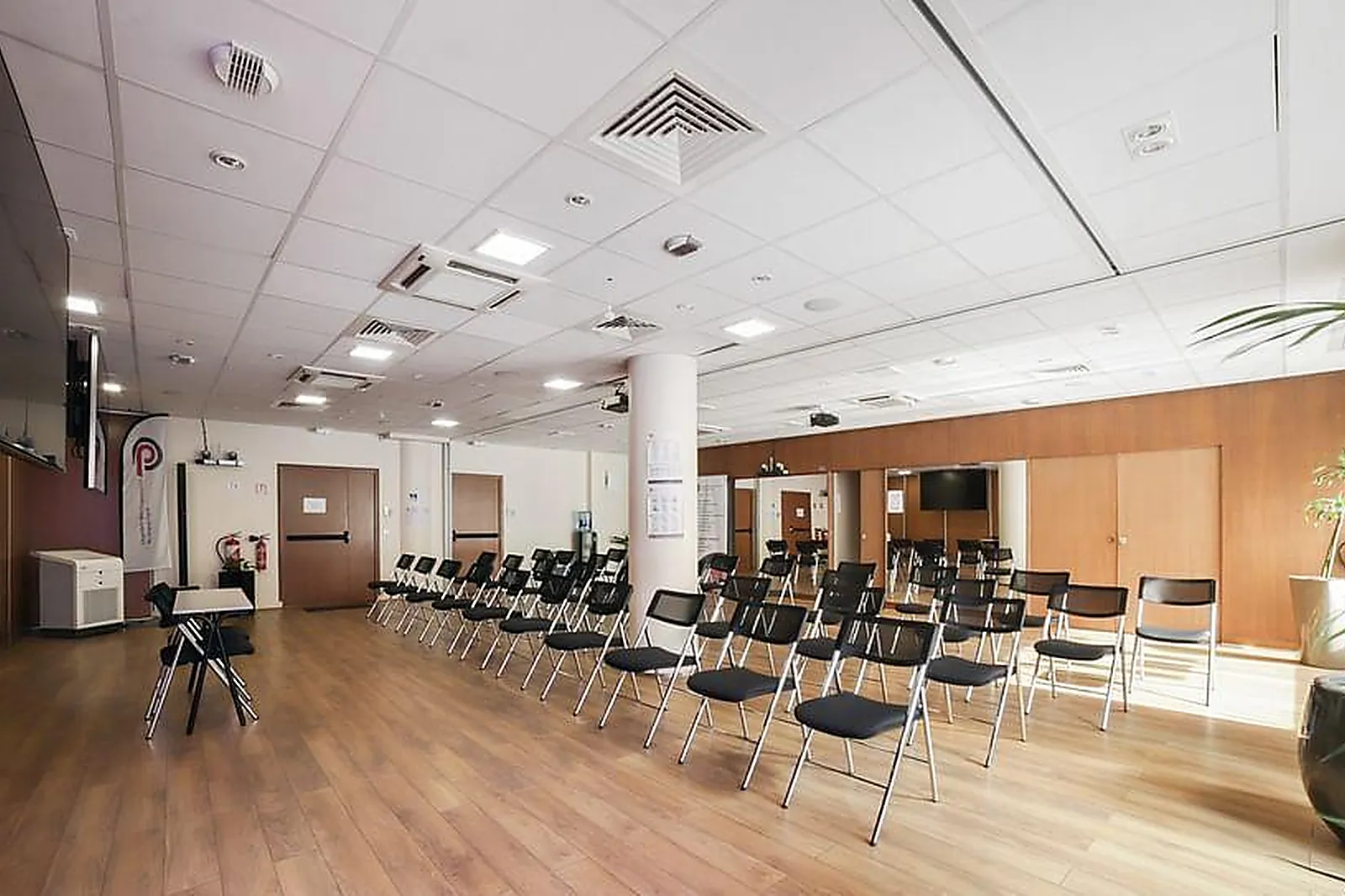 Lieux événementiels, SALLE LONGCHAMP