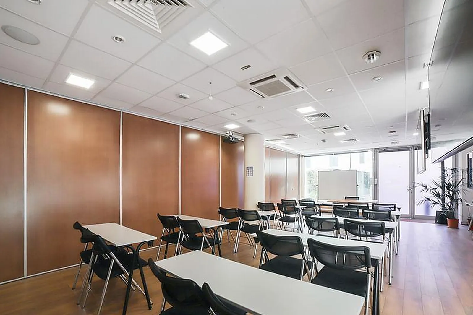 Lieux événementiels, SALLE LONGCHAMP