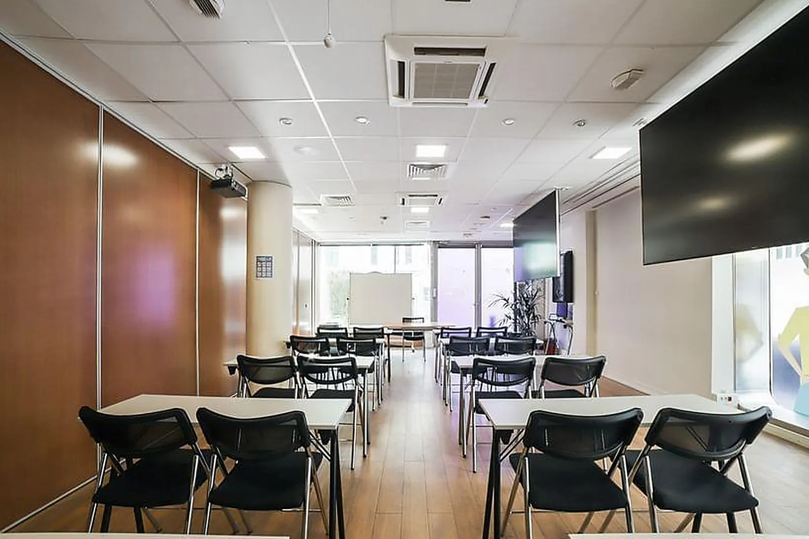 Lieux événementiels, SALLE LONGCHAMP