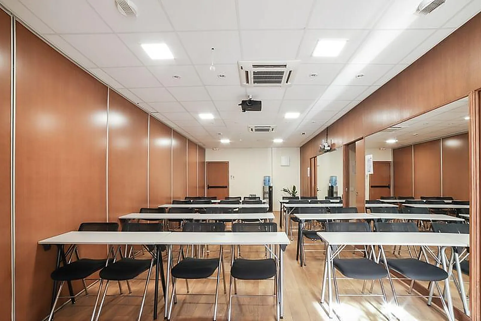 Lieux événementiels, SALLE LONGCHAMP