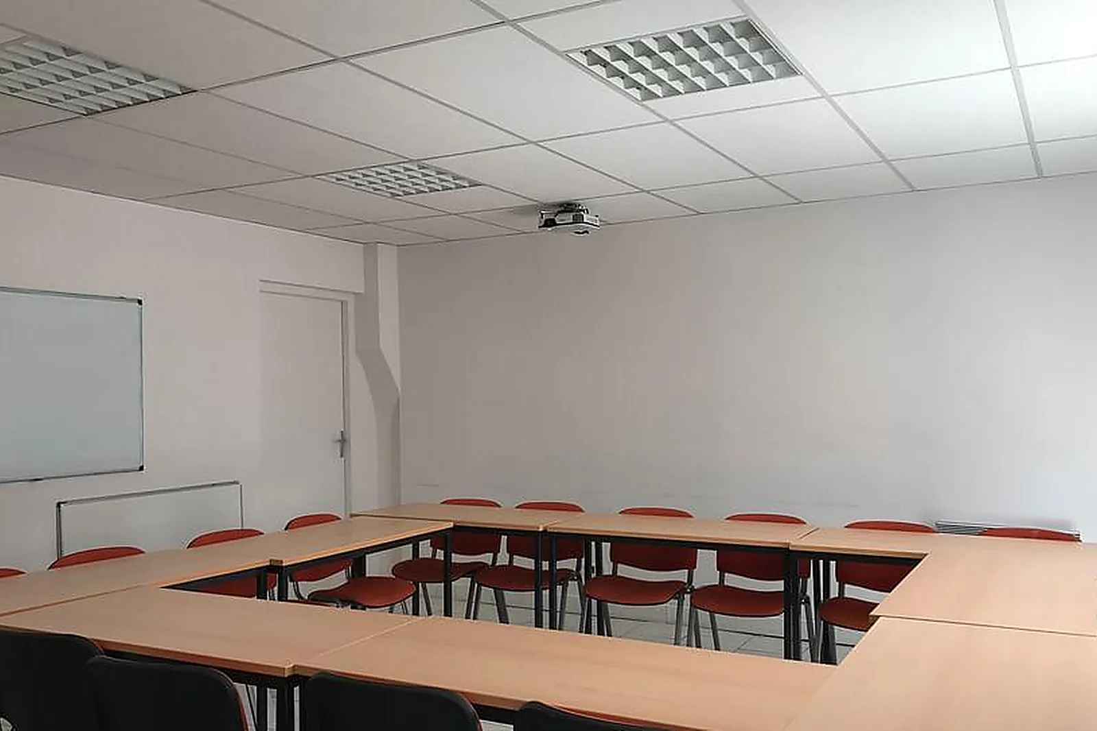 Lieux événementiels, SALLE DE REUNION - ESPACE TROIS TIERS