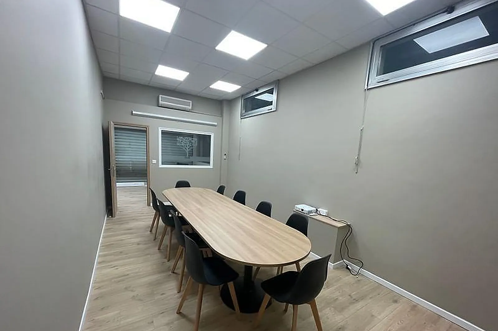 Lieux événementiels, SALLE DE RÉUNION/CO-WORKING