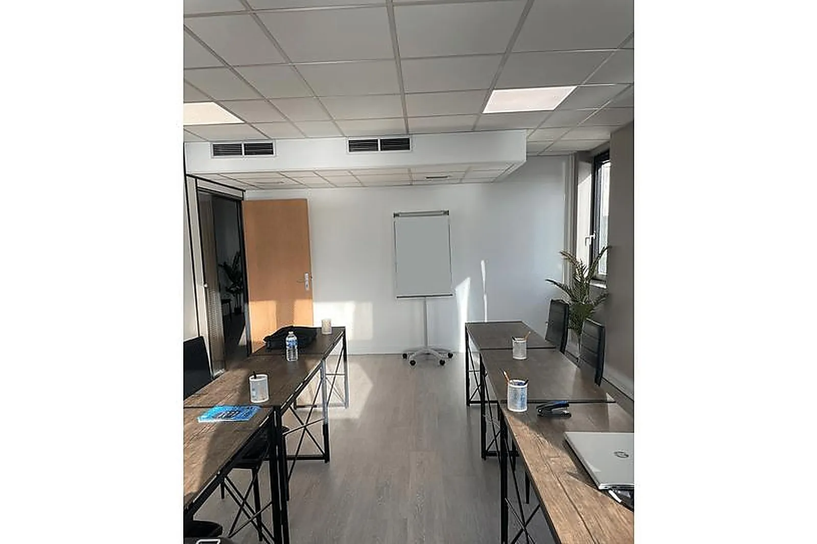 Lieux événementiels, SALLE DE RÉUNION/SALLE DE CLASSE