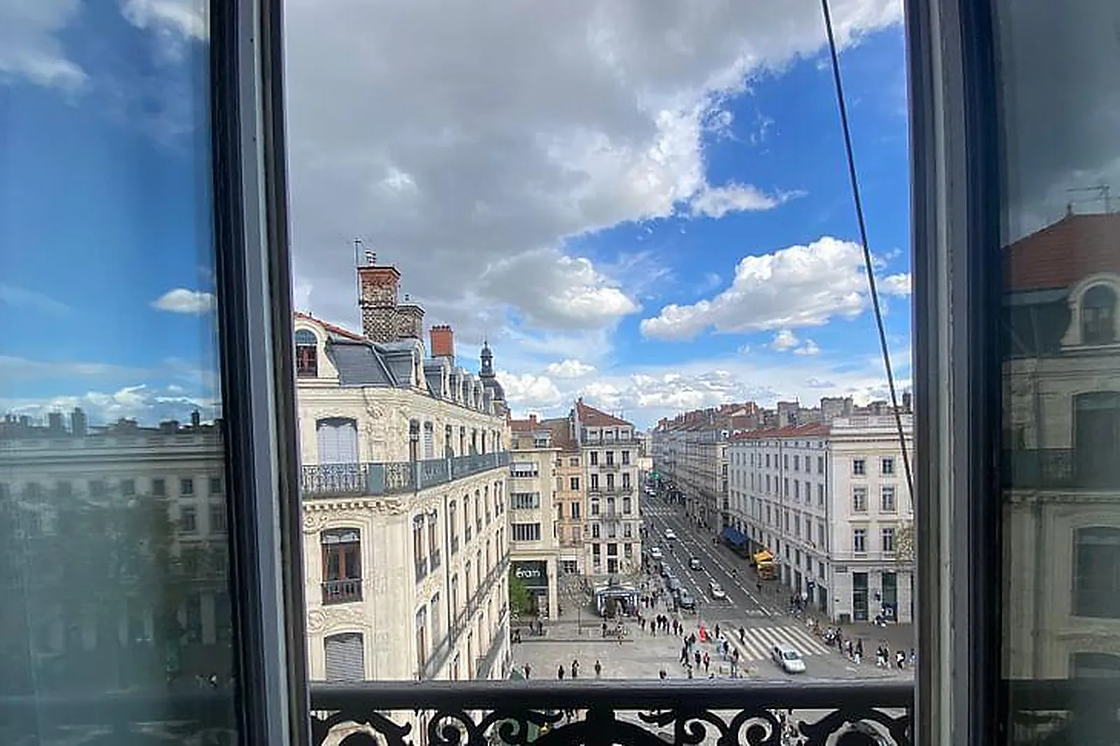 Lieux événementiels, SALLE DE RÉUNION 8PERS - PLACE BELLECOUR