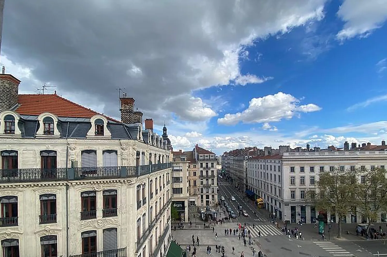 Lieux événementiels, SALLE DE RÉUNION 8PERS - PLACE BELLECOUR