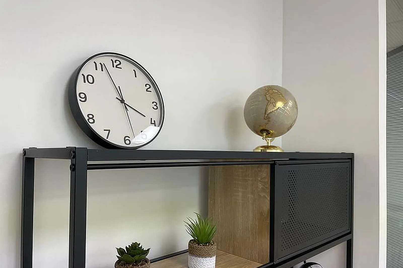 Lieux événementiels, SALLE DE RÉUNION MONDEVILLE