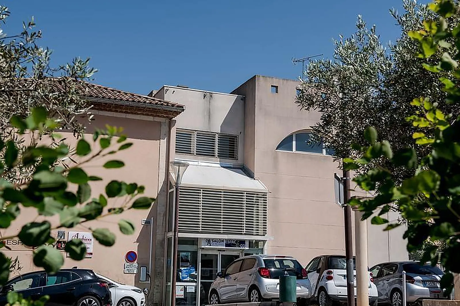 Lieux événementiels, SALLE DE RÉUNION NOSTRADAMUS