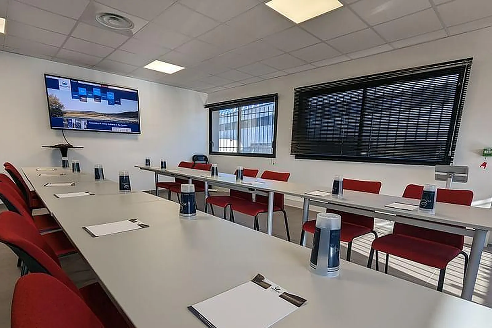 Lieux événementiels, SALLE DE RÉUNION VASARELY (20 À 35 PERS.)