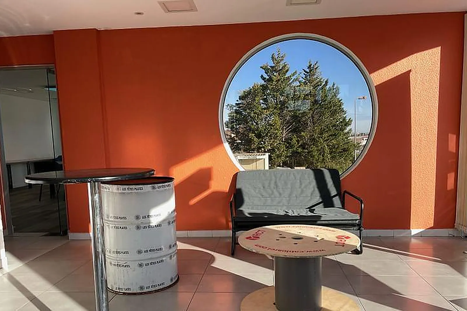 Lieux événementiels, SALLE DE RÉUNION - MAFAGU